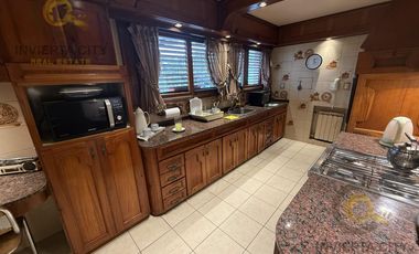 Imponente casa esquina en Cofico en venta y alquiler Apta uso Comercial
