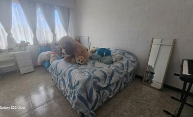 RESIDENCIA EN VENTA CON ALBERCA EN PORTON DE SANTA CLARA, AL NORTE DE AGS.