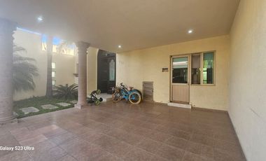 RESIDENCIA EN VENTA CON ALBERCA EN PORTON DE SANTA CLARA, AL NORTE DE AGS.