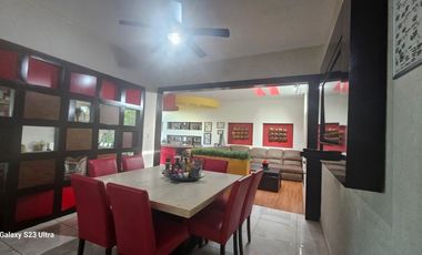 RESIDENCIA EN VENTA CON ALBERCA EN PORTON DE SANTA CLARA, AL NORTE DE AGS.