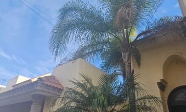 RESIDENCIA EN VENTA CON ALBERCA EN PORTON DE SANTA CLARA, AL NORTE DE AGS.