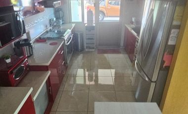 RESIDENCIA EN VENTA CON ALBERCA EN PORTON DE SANTA CLARA, AL NORTE DE AGS.