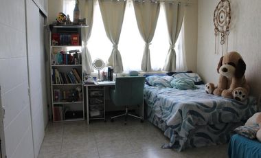 RESIDENCIA EN VENTA CON ALBERCA EN PORTON DE SANTA CLARA, AL NORTE DE AGS.