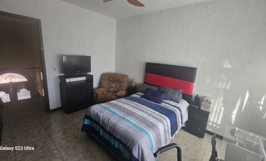 RESIDENCIA EN VENTA CON ALBERCA EN PORTON DE SANTA CLARA, AL NORTE DE AGS.