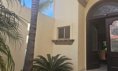 RESIDENCIA EN VENTA CON ALBERCA EN PORTON DE SANTA CLARA, AL NORTE DE AGS.