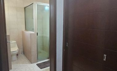 RESIDENCIA EN VENTA CON ALBERCA EN PORTON DE SANTA CLARA, AL NORTE DE AGS.