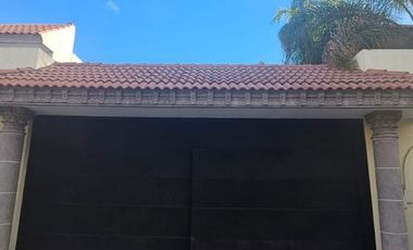 RESIDENCIA EN VENTA CON ALBERCA EN PORTON DE SANTA CLARA, AL NORTE DE AGS.