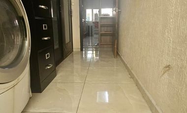 RESIDENCIA EN VENTA CON ALBERCA EN PORTON DE SANTA CLARA, AL NORTE DE AGS.