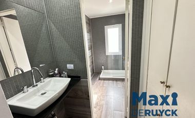 Casa moderna con galpón, Barrio Parque Calchaqui