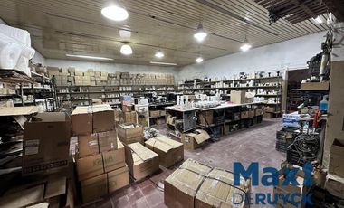 Casa moderna con galpón, Barrio Parque Calchaqui