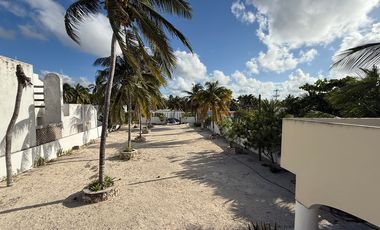 En venta casa frente al mar en Chelem.