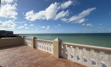 En venta casa frente al mar en Chelem.