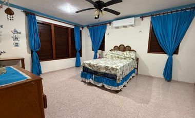 En venta casa frente al mar en Chelem.