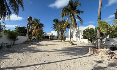 En venta casa frente al mar en Chelem.