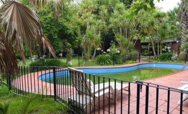 Casa en venta - 4 Dormitorios 2 Baños - 2.370Mts2 - El Trébol, Echeverría