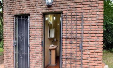 Casa en venta - 4 Dormitorios 2 Baños - 2.370Mts2 - El Trébol, Echeverría