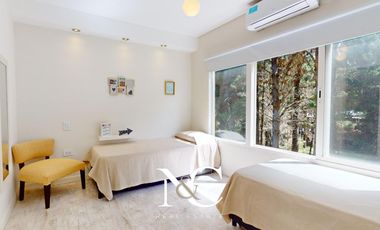 Casa en venta en Costa Esmeralda con cochera