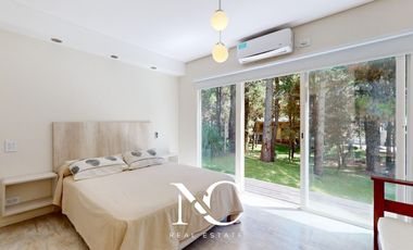 Casa en venta en Costa Esmeralda con cochera