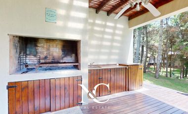 Casa en venta en Costa Esmeralda con cochera