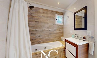 Casa en venta en Costa Esmeralda con cochera