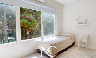 Casa en venta en Costa Esmeralda con cochera