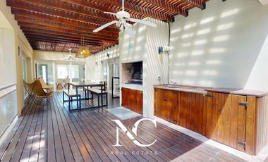 Casa en venta en Costa Esmeralda con cochera