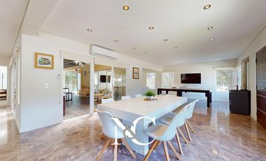 Casa en venta en Costa Esmeralda con cochera