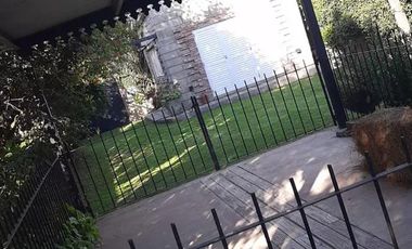 Casa en venta - 3 Dormitorios 3 Baños - 570Mts2 - Chacabuco
