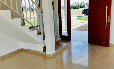 Casa en venta - 3 dormitorios 3 baños - Cochera - 1546mts2  - La Reserva Escondida, Área 60