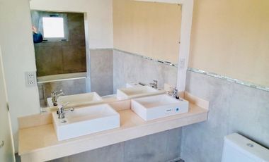 Casa en venta - 3 dormitorios 3 baños - Cochera - 1546mts2  - La Reserva Escondida, Área 60