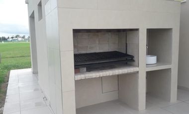 Casa en venta - 3 dormitorios 3 baños - Cochera - 1546mts2  - La Reserva Escondida, Área 60