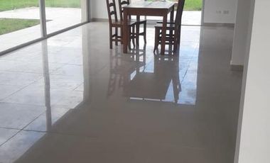 Casa en venta - 3 dormitorios 3 baños - Cochera - 1546mts2  - La Reserva Escondida, Área 60