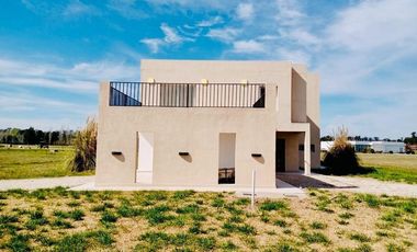 Casa en venta - 3 dormitorios 3 baños - Cochera - 1546mts2  - La Reserva Escondida, Área 60