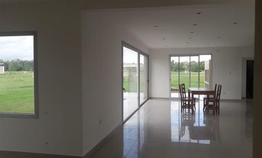 Casa en venta - 3 dormitorios 3 baños - Cochera - 1546mts2  - La Reserva Escondida, Área 60