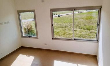 Casa en venta - 3 dormitorios 3 baños - Cochera - 1546mts2  - La Reserva Escondida, Área 60