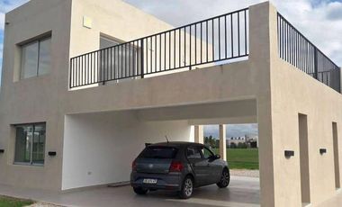 Casa en venta - 3 dormitorios 3 baños - Cochera - 1546mts2  - La Reserva Escondida, Área 60