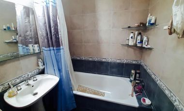 PH en venta - 2 dormitorios 2 baños - 80mts2 - La Plata