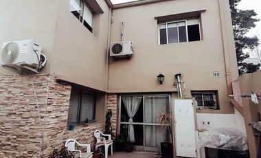 PH en venta - 2 dormitorios 2 baños - 80mts2 - La Plata