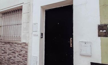 PH en venta - 2 dormitorios 2 baños - 80mts2 - La Plata