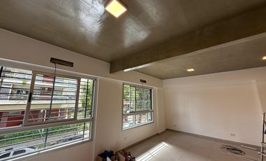 Oficina comercial con Patio a la venta en Wilde