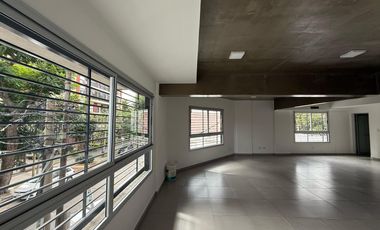Oficina comercial con Patio a la venta en Wilde