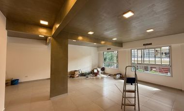 Oficina comercial con Patio a la venta en Wilde