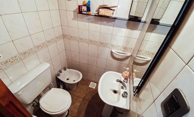 Casa en venta - 3 dormitorios 2 baño 1 cochera - 142mts2 - La Plata [FINANCIADO]