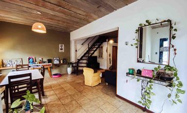 Casa en venta - 3 dormitorios 2 baño 1 cochera - 142mts2 - La Plata [FINANCIADO]