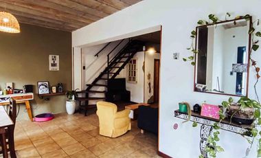 Casa en venta - 3 dormitorios 2 baño 1 cochera - 142mts2 - La Plata [FINANCIADO]