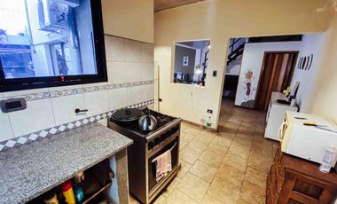 Casa en venta - 3 dormitorios 2 baño 1 cochera - 142mts2 - La Plata [FINANCIADO]