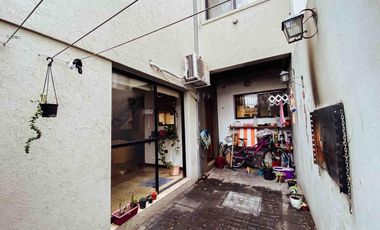 Casa en venta - 3 dormitorios 2 baño 1 cochera - 142mts2 - La Plata [FINANCIADO]