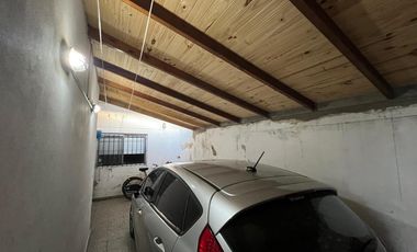 PH tipo Casa de cuatro ambientes con cochera a la venta en Villa Dominico