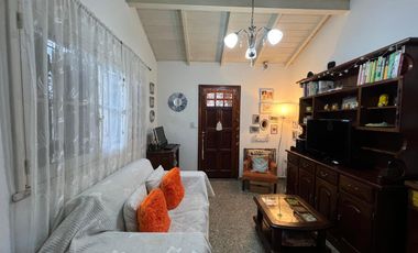 PH tipo Casa de cuatro ambientes con cochera a la venta en Villa Dominico