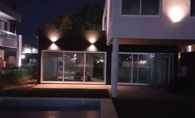 Casa en venta - 3 dormitorios 3 baños - cocheras - 200 mts2 - Guillermo E. Hudson